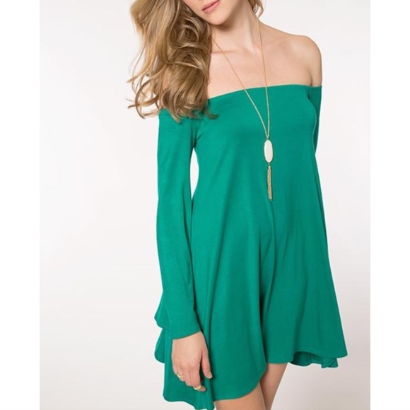 Sola La Fe Dresses & Skirts - Kelly Green Off the Shoulder Dress